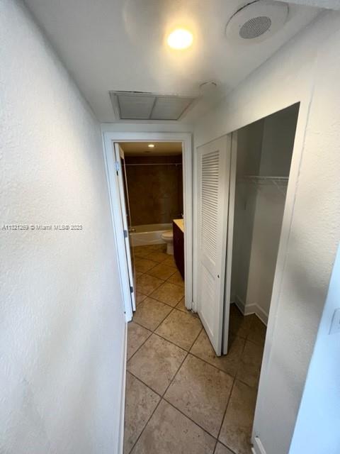401 BLU OF NORTH BEACH CO - Residential Lease