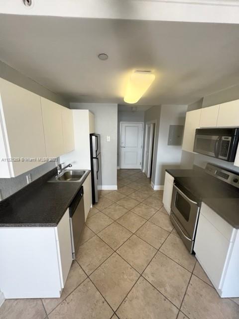 401 BLU OF NORTH BEACH CO - Residential Lease