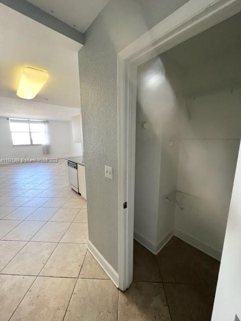 401 BLU OF NORTH BEACH CO - Residential Lease