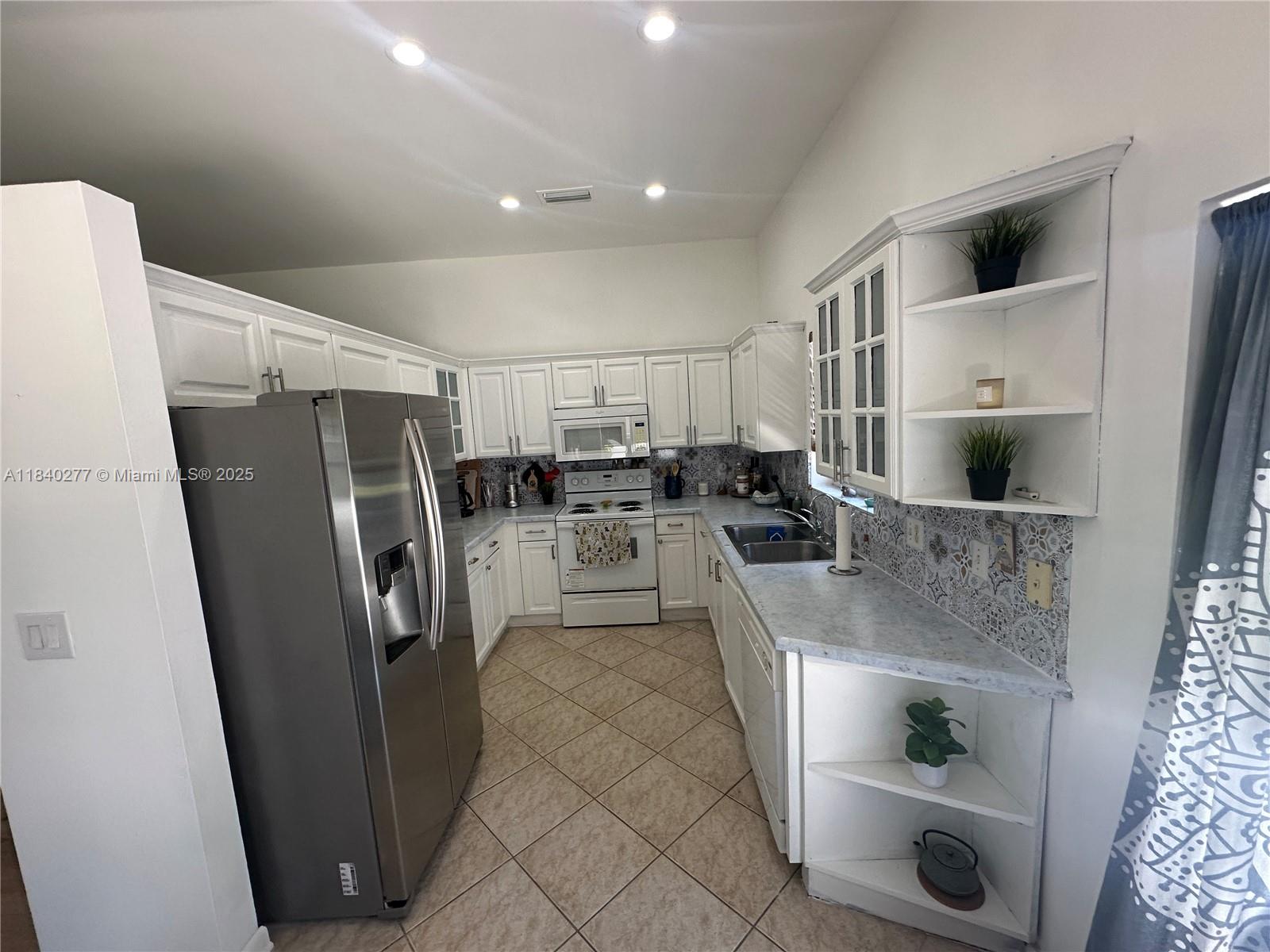 Silver Lakes Bermuda Vlg - Residential