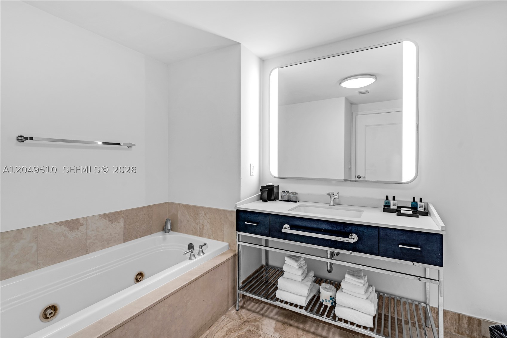 FONTAINEBLEAU II CONDO - Residential Lease
