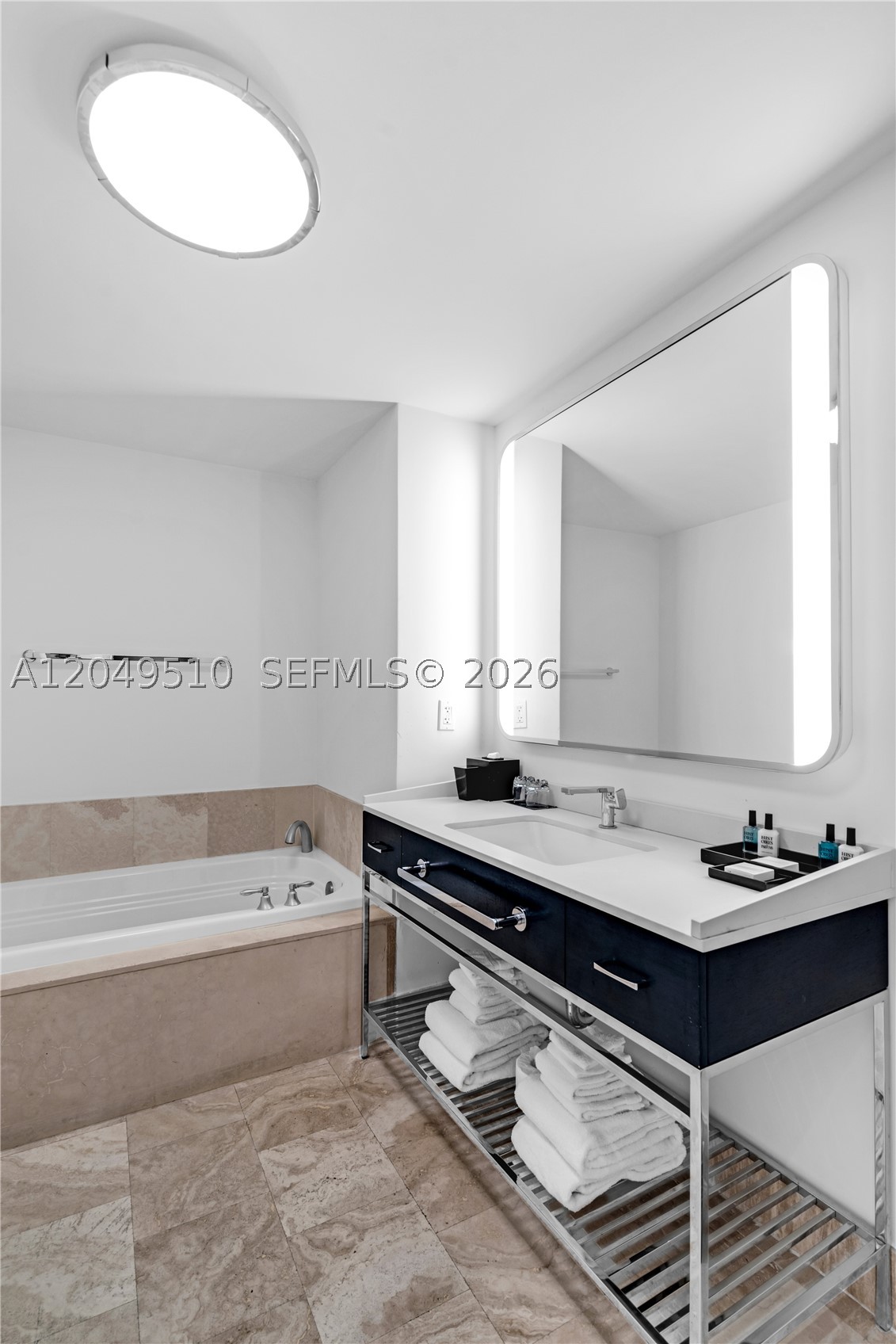FONTAINEBLEAU II CONDO - Residential Lease