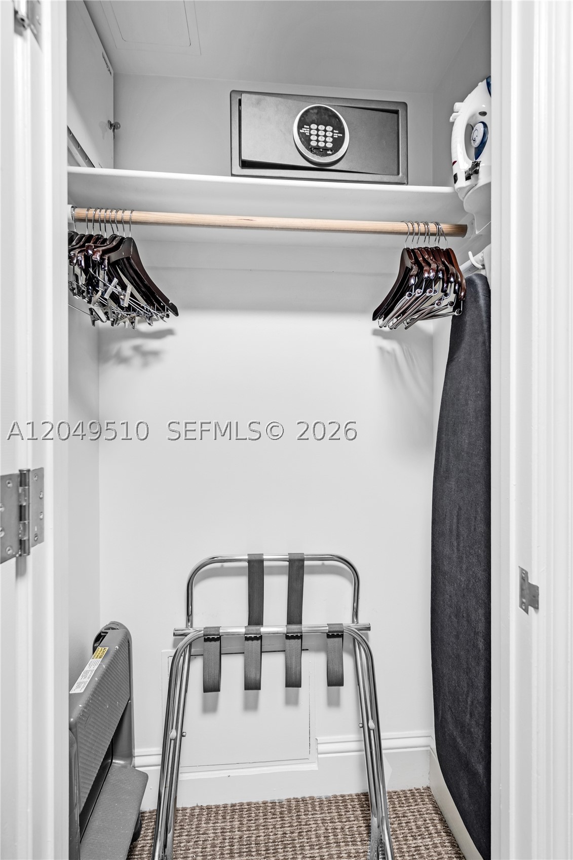 FONTAINEBLEAU II CONDO - Residential Lease