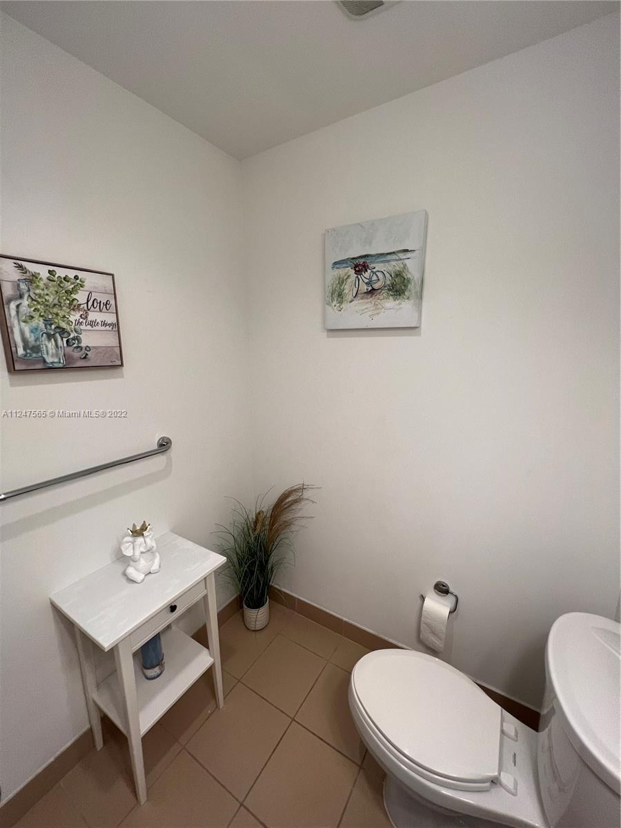 MET 1 CONDO - Residential