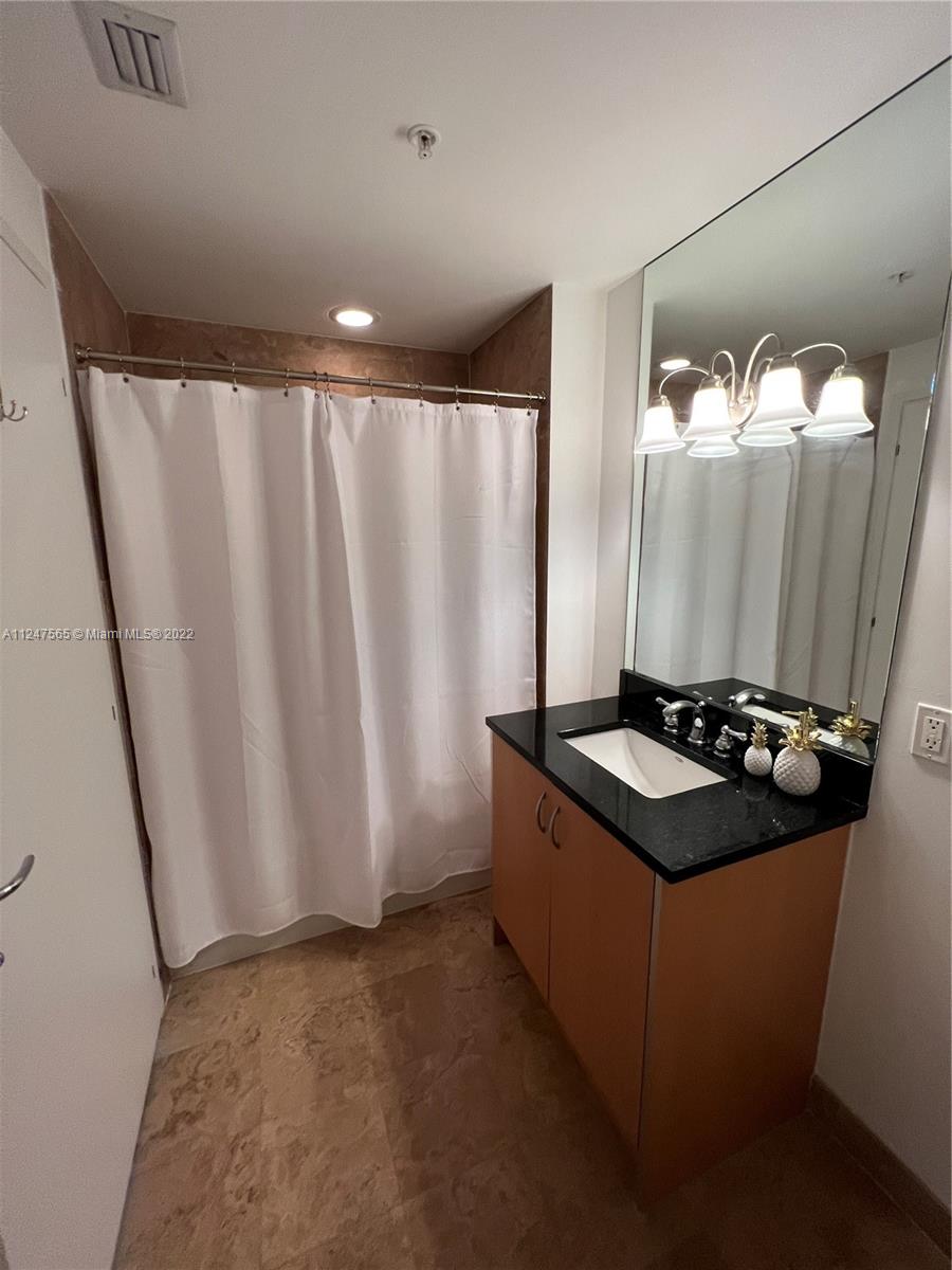 MET 1 CONDO - Residential