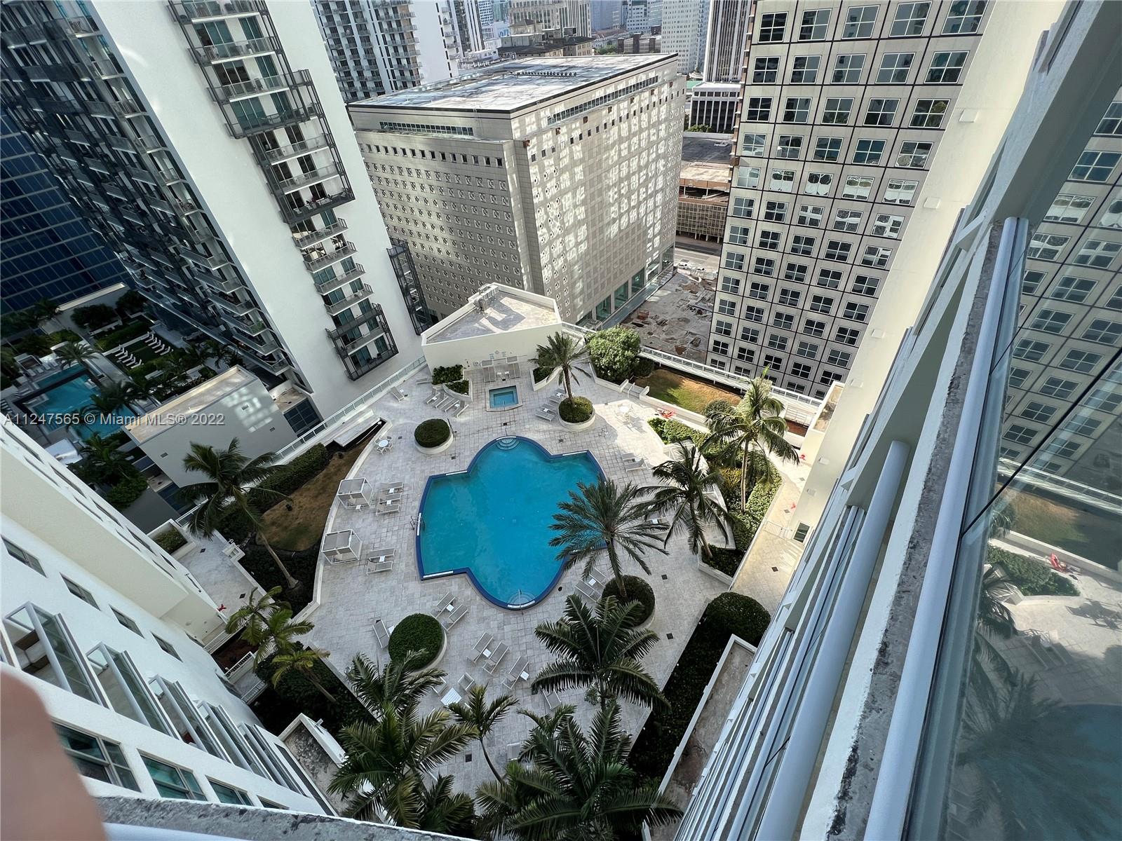 MET 1 CONDO - Residential