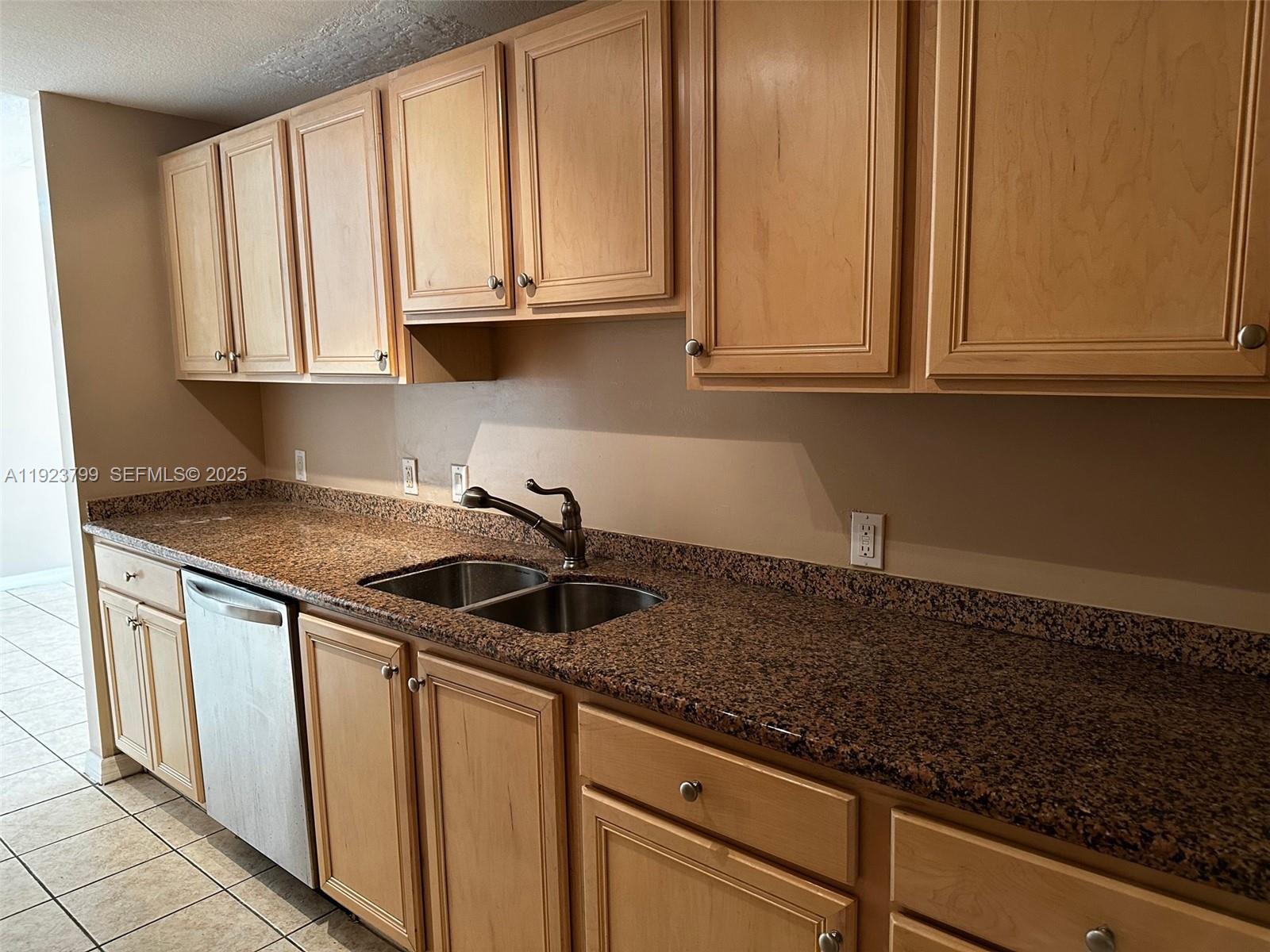 GRANADA GRAND CONDO - Residential Lease