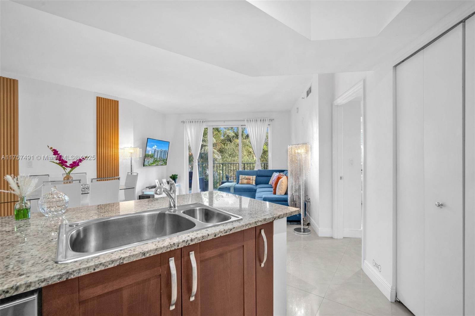 TURNBERRY VLG NO TOWER CO - Residential