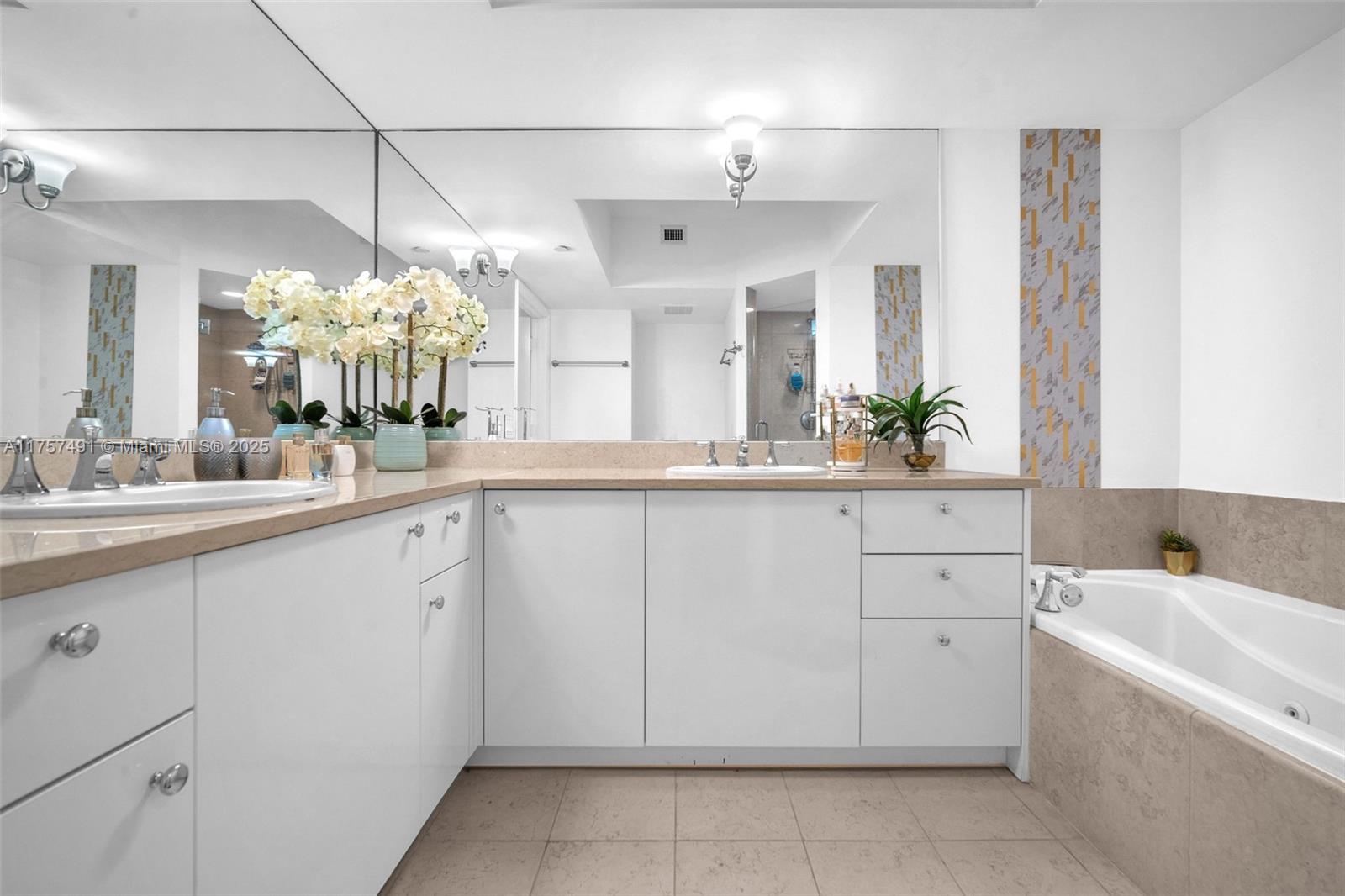 TURNBERRY VLG NO TOWER CO - Residential