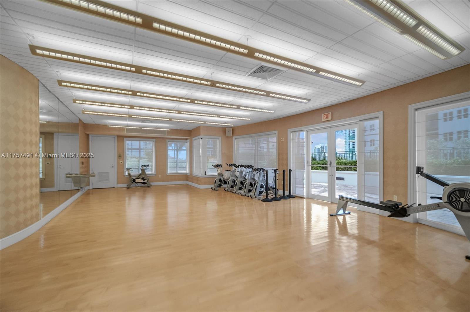 TURNBERRY VLG NO TOWER CO - Residential
