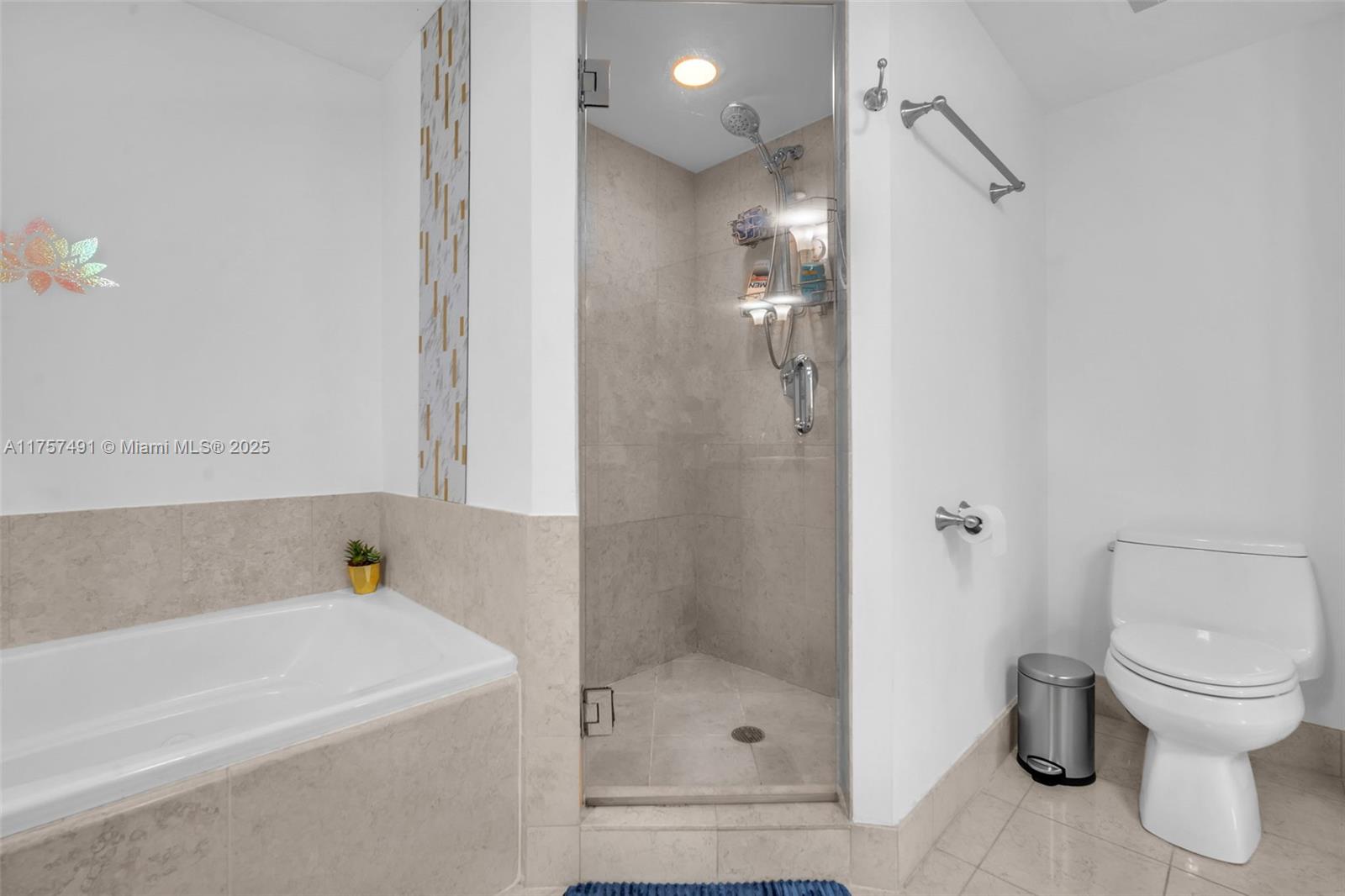 TURNBERRY VLG NO TOWER CO - Residential