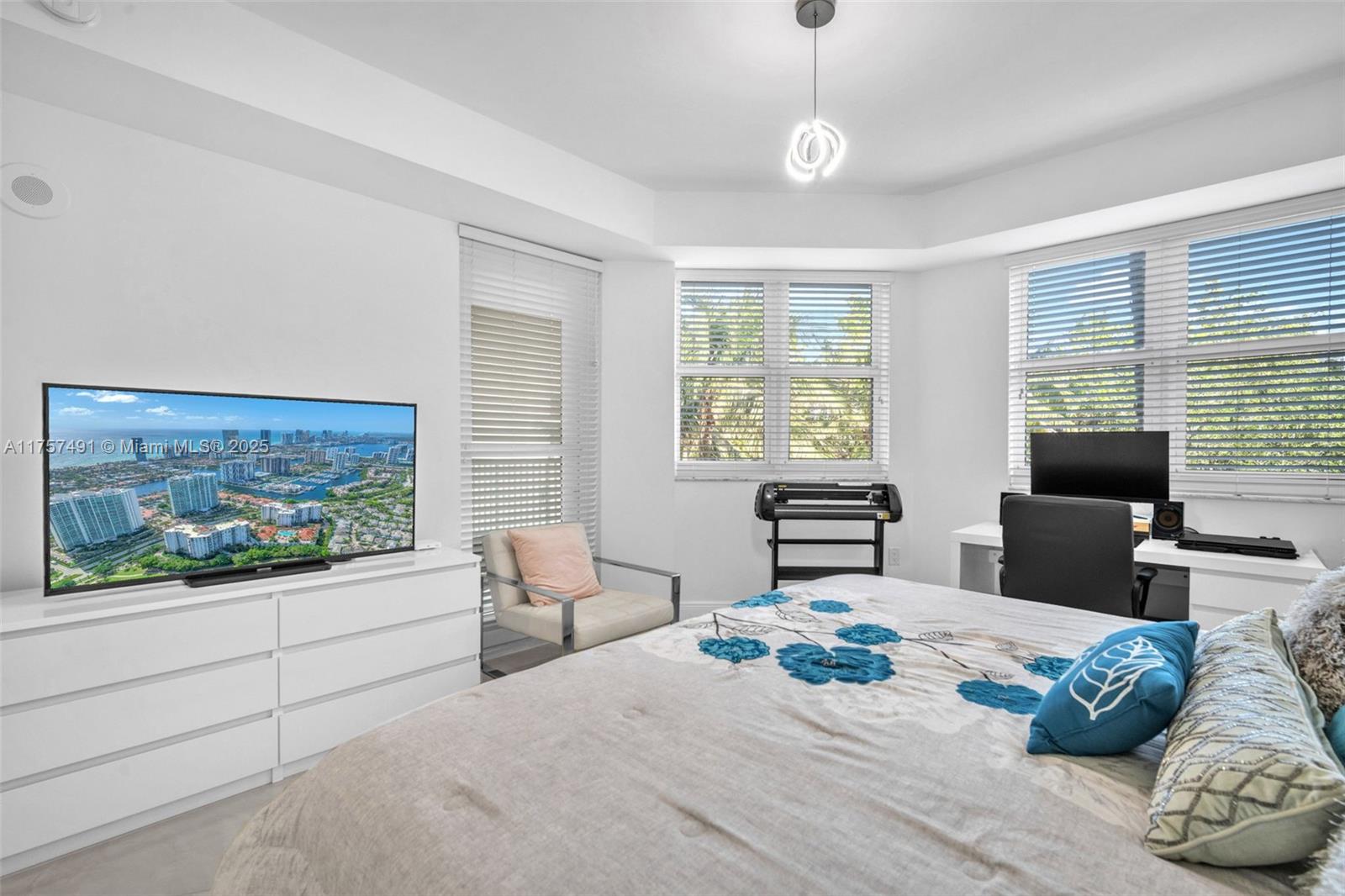 TURNBERRY VLG NO TOWER CO - Residential