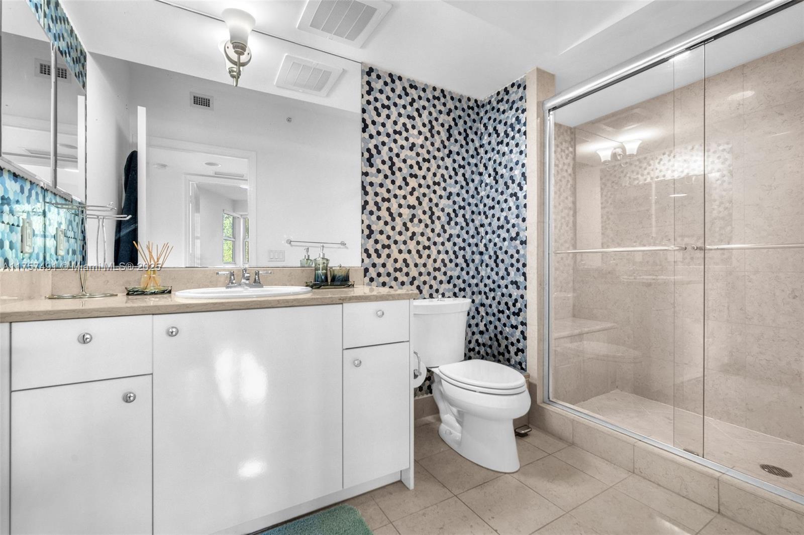 TURNBERRY VLG NO TOWER CO - Residential
