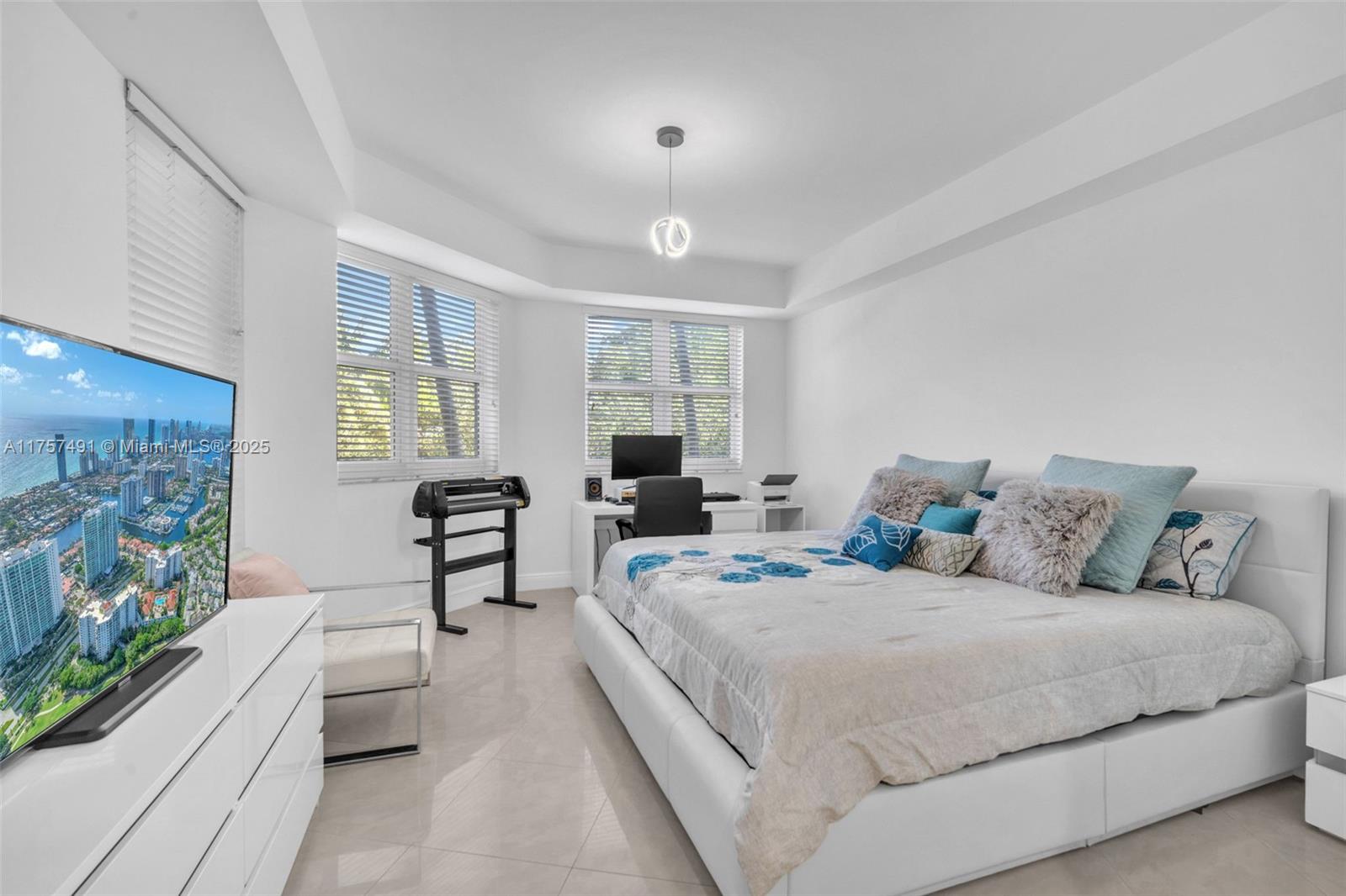 TURNBERRY VLG NO TOWER CO - Residential