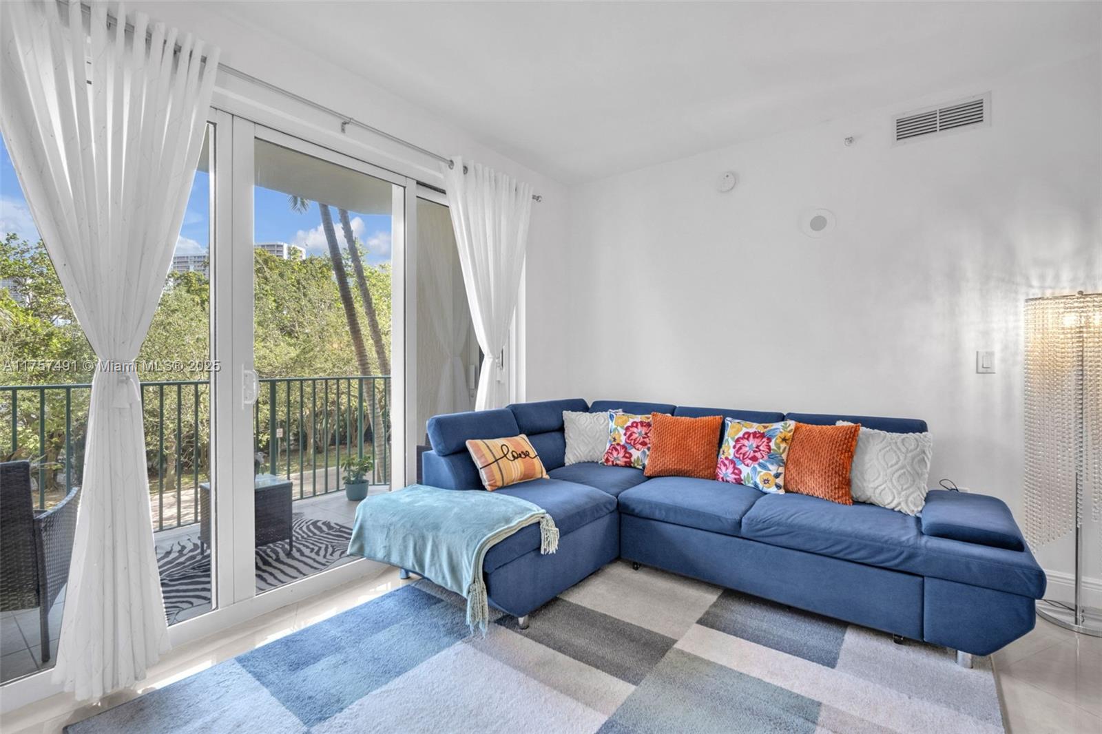 TURNBERRY VLG NO TOWER CO - Residential