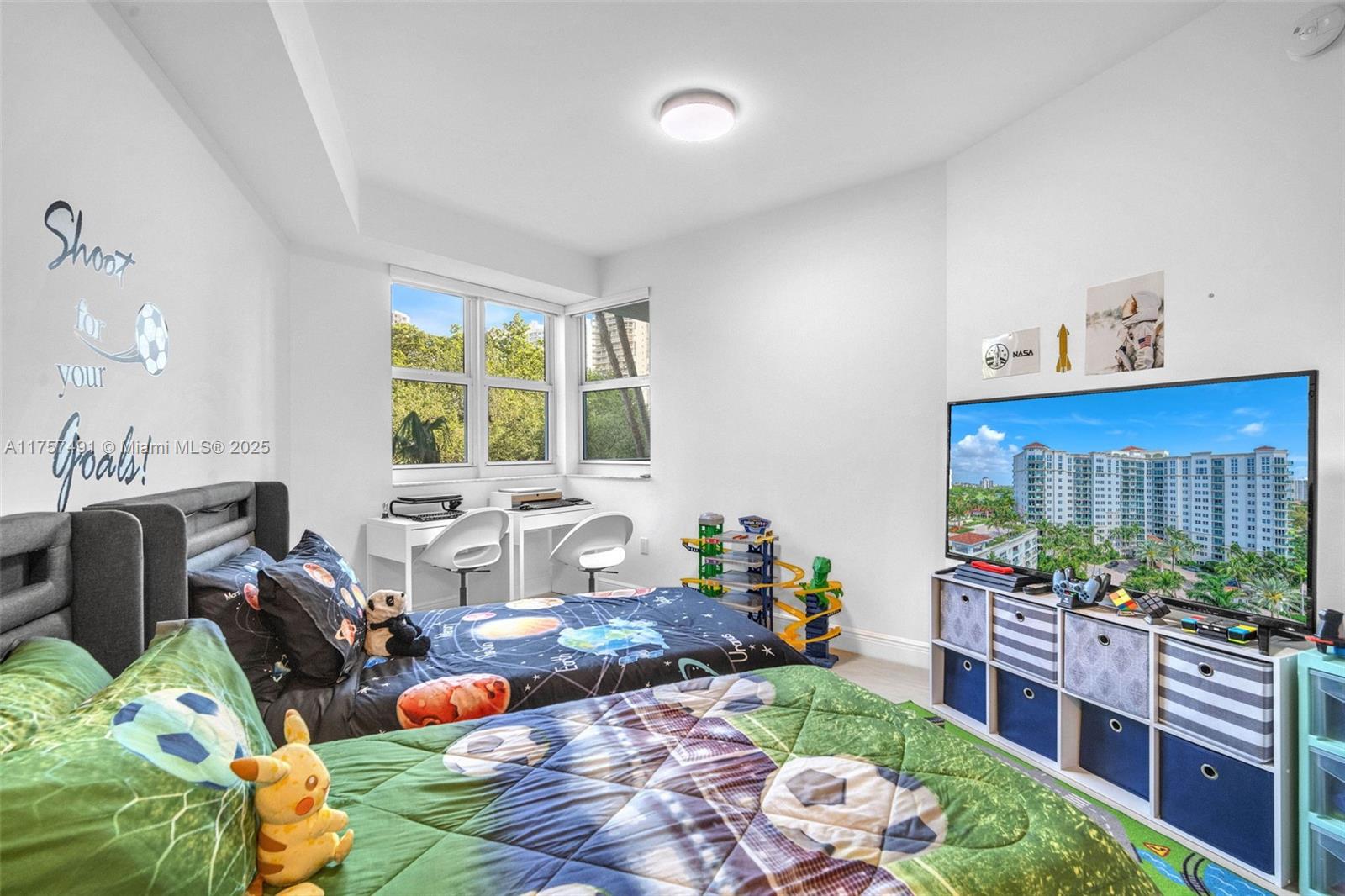 TURNBERRY VLG NO TOWER CO - Residential