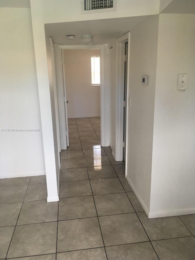 COURTS AT OAKLAND PARK - Residential Lease