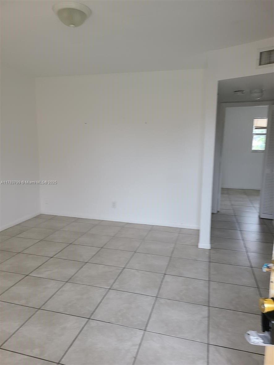 This lovely two-bedroom, one-bath unit is located in Oakland Park. It has tile floors throughout, a Great kitchen with lots of cabinets, central A/C and is freshly painted and clean. The condominium offers amenities such as a swimming pool and tennis court. The property is conveniently located near the beach, schools, parks, places of worship, fitness center major roads, highways such as I-95, restaurants, public transportation, sporting areas and entertainment.