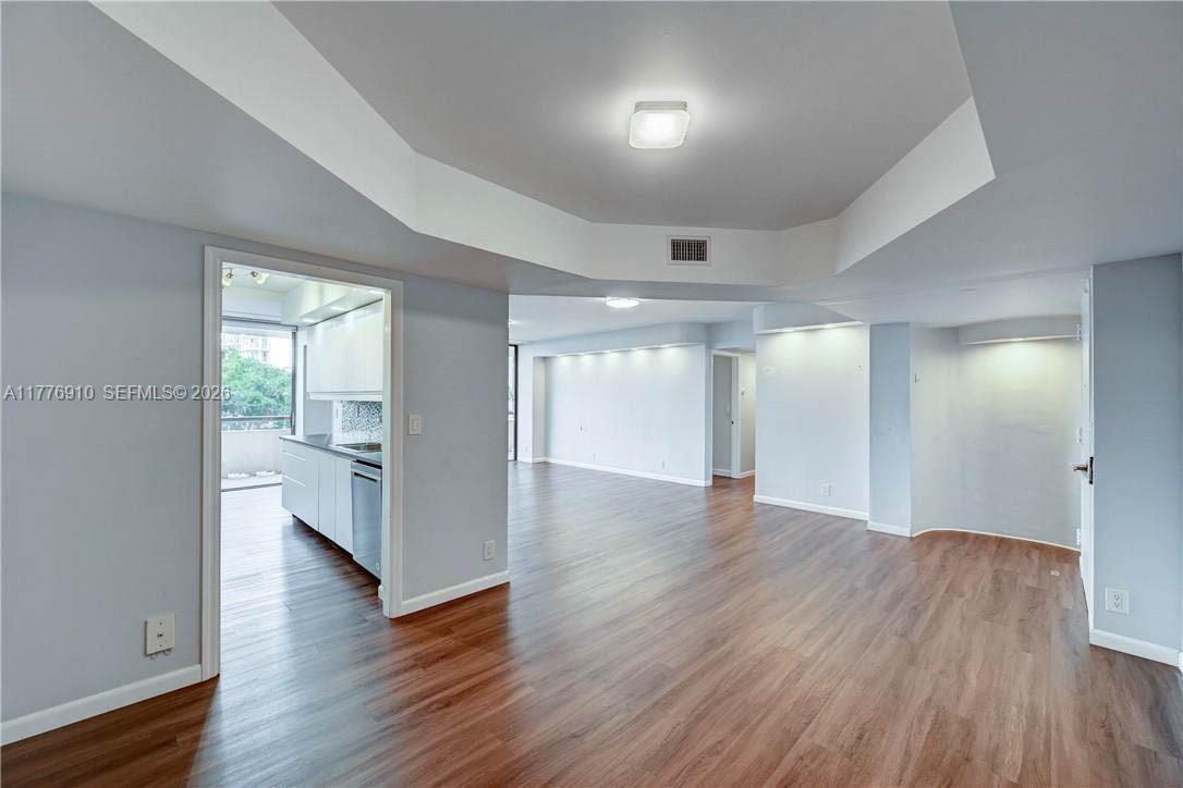 TURNBERRY ISLE SOUTH COND - Residential