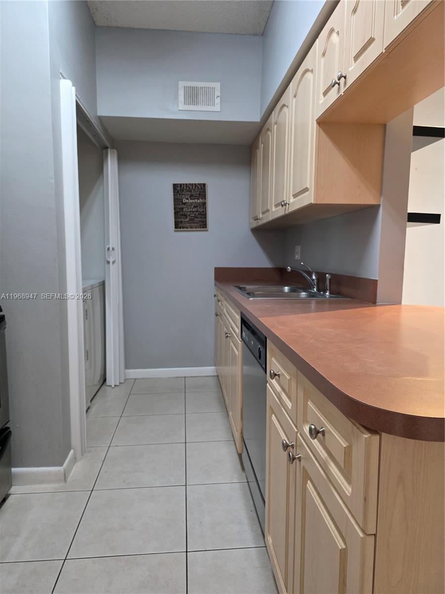 LA HACIENDA COUNTRY CLUB - Residential