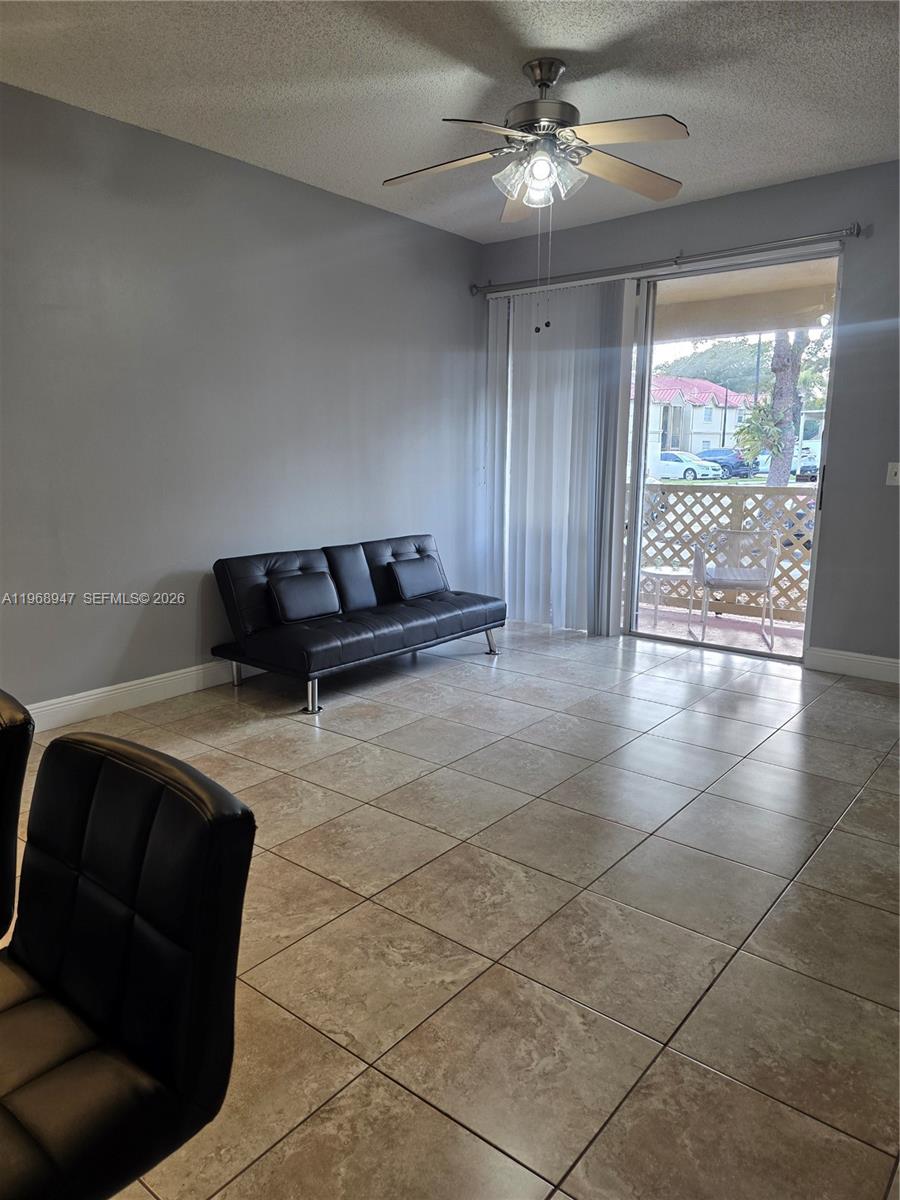 LA HACIENDA COUNTRY CLUB - Residential