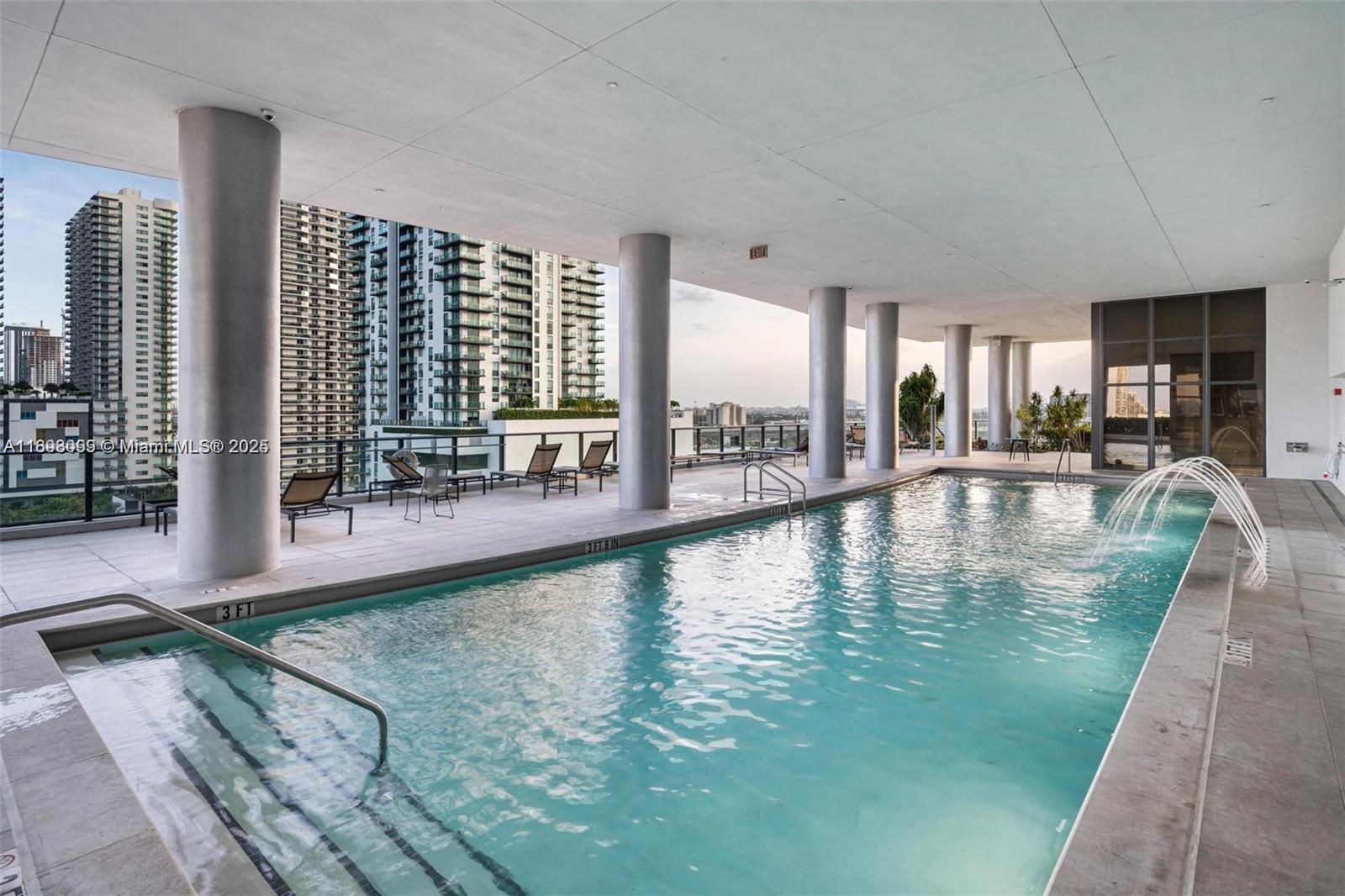 CANVAS CONDO - Residential
