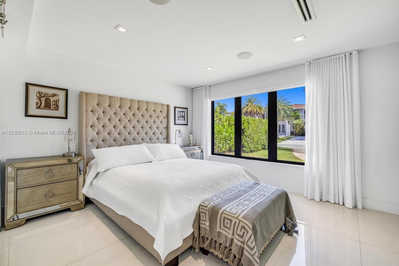 EASTERN SHORES 1ST ADDN - Residential