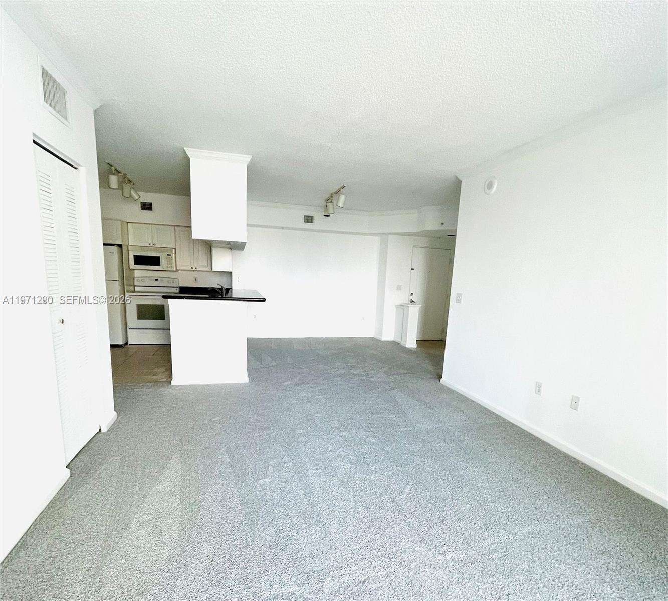 PORTO BELLAGIO CONDO - Residential