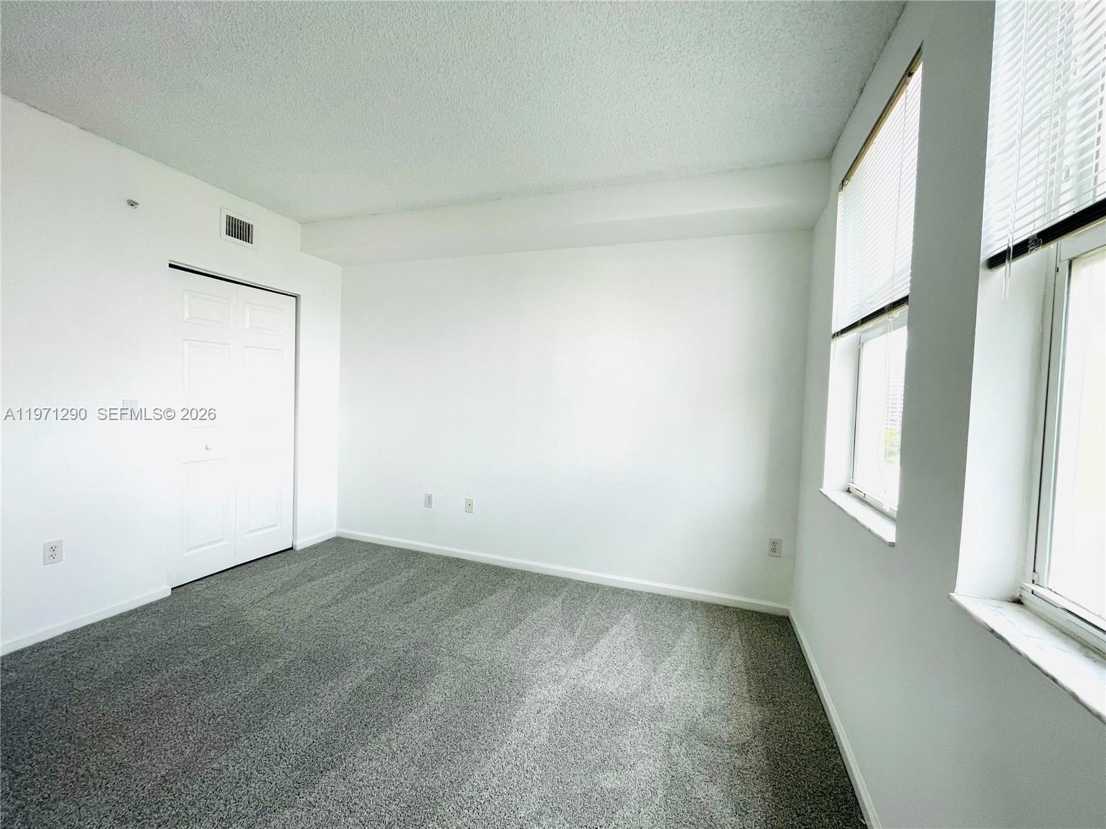 PORTO BELLAGIO CONDO - Residential