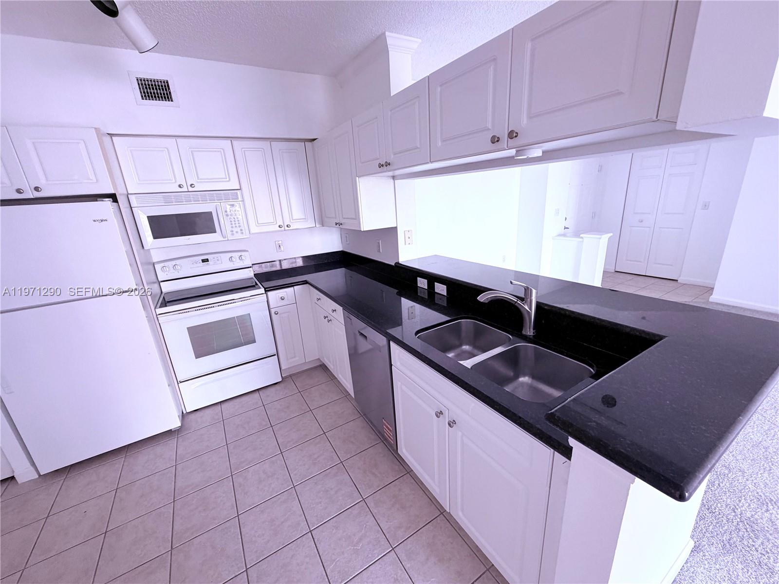 PORTO BELLAGIO CONDO - Residential