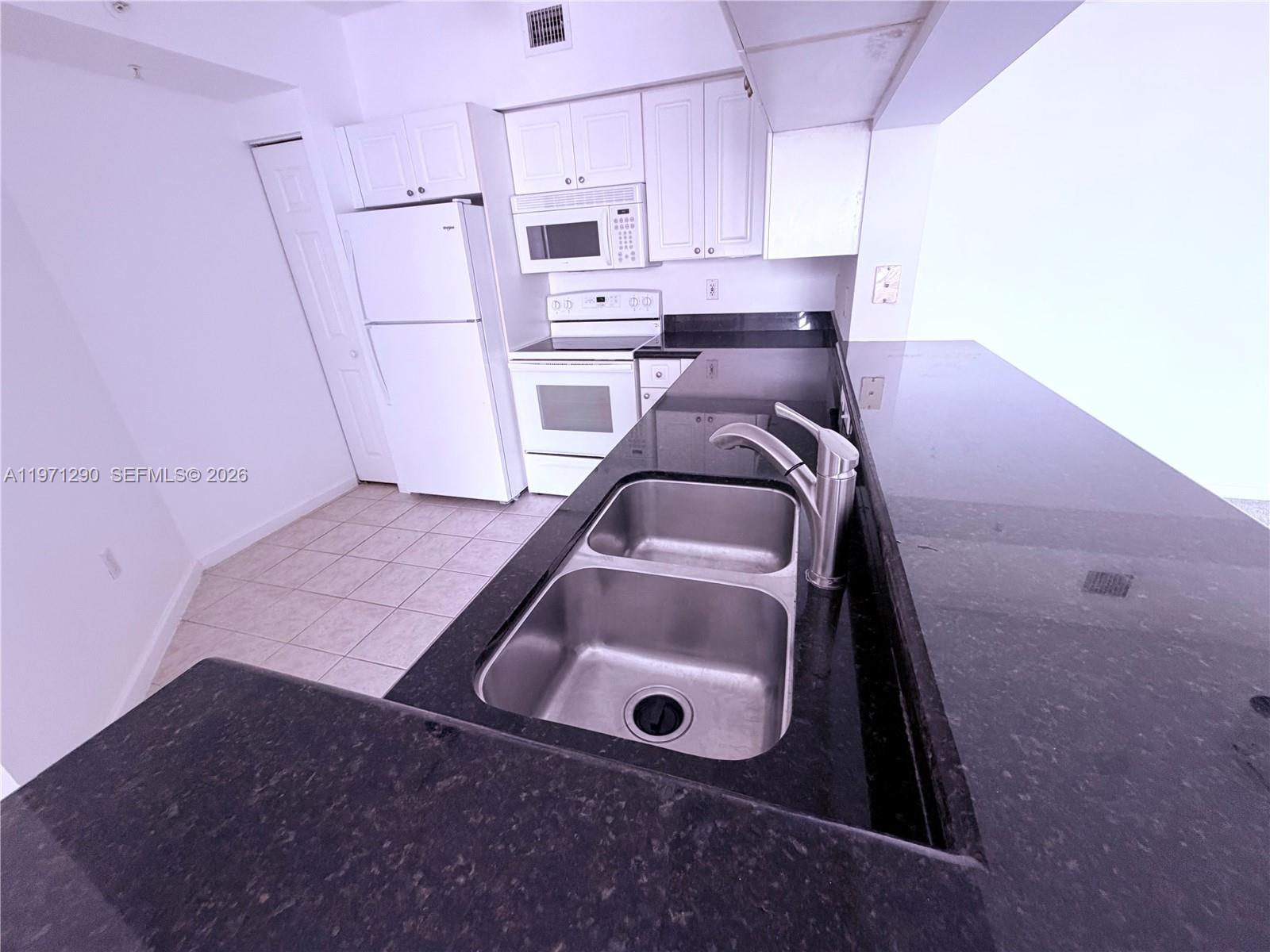 PORTO BELLAGIO CONDO - Residential