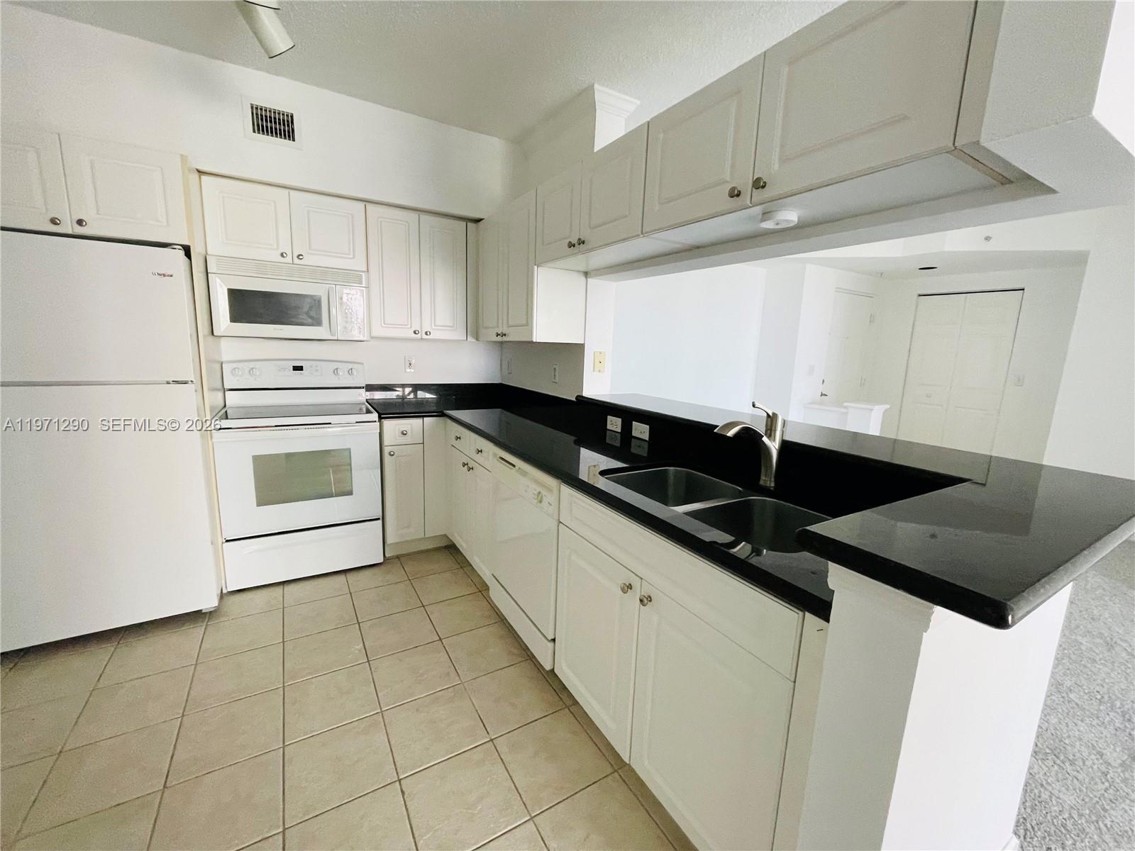 PORTO BELLAGIO CONDO - Residential