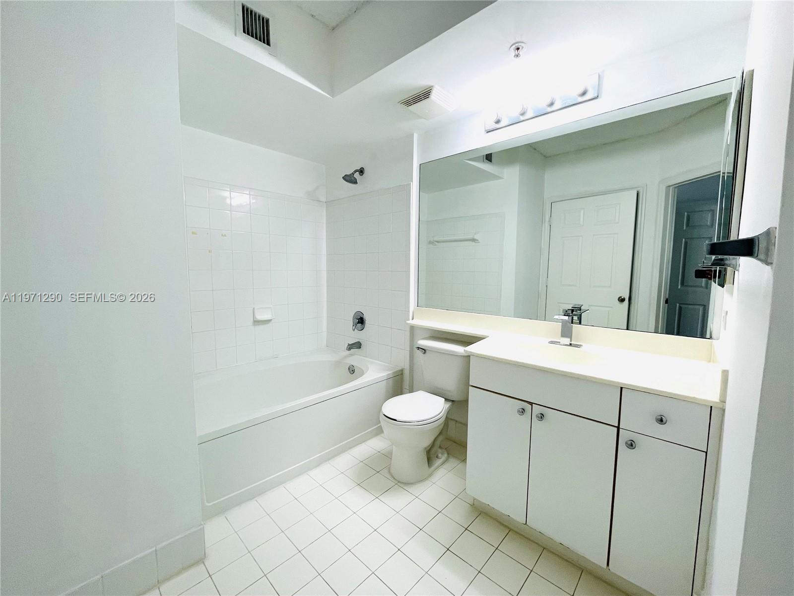 PORTO BELLAGIO CONDO - Residential
