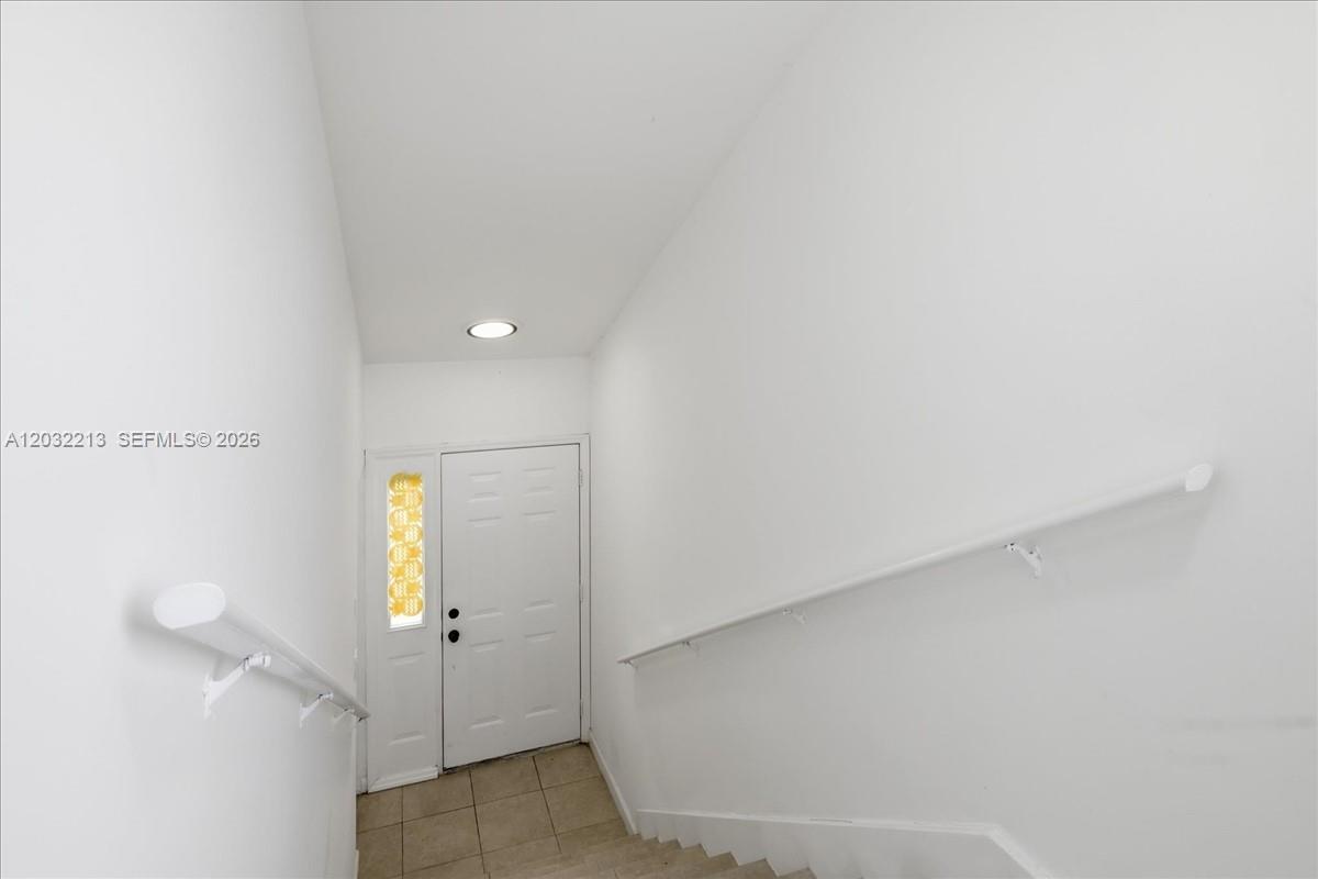 KEYS GATE CONDO NO SIX - Residential