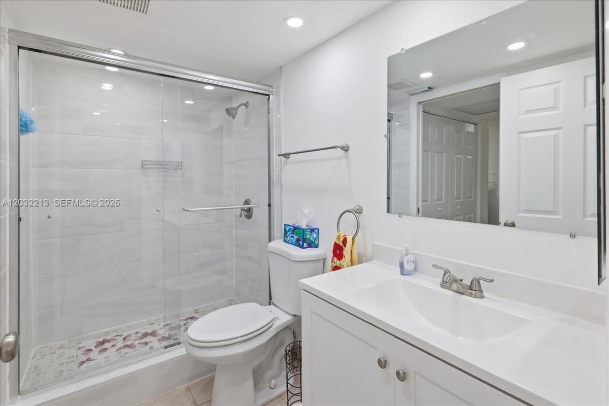 KEYS GATE CONDO NO SIX - Residential