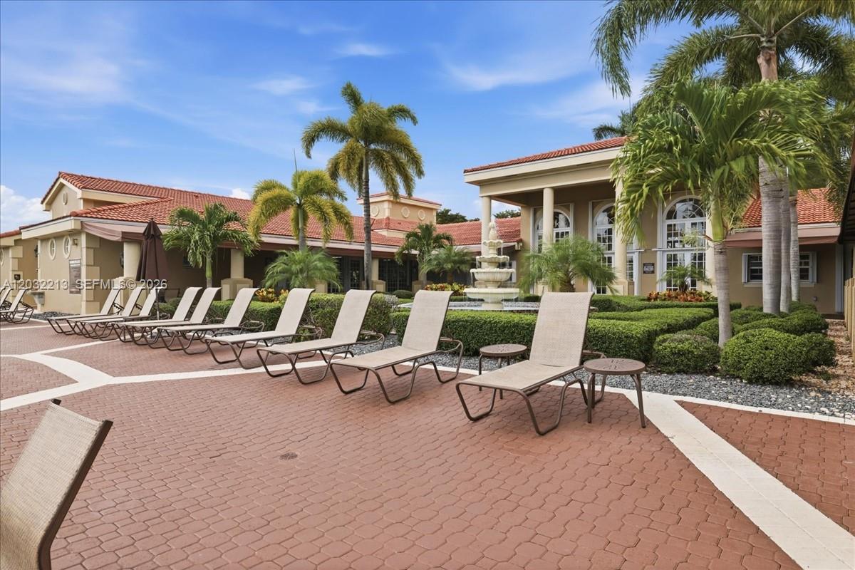 KEYS GATE CONDO NO SIX - Residential