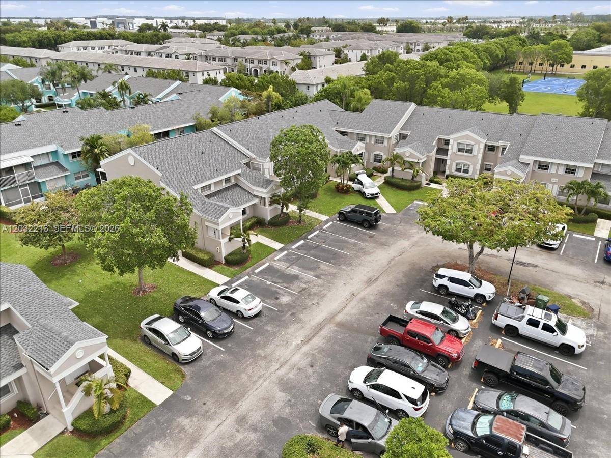 KEYS GATE CONDO NO SIX - Residential