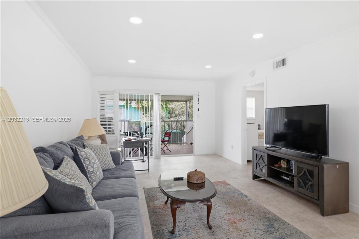 KEYS GATE CONDO NO SIX - Residential