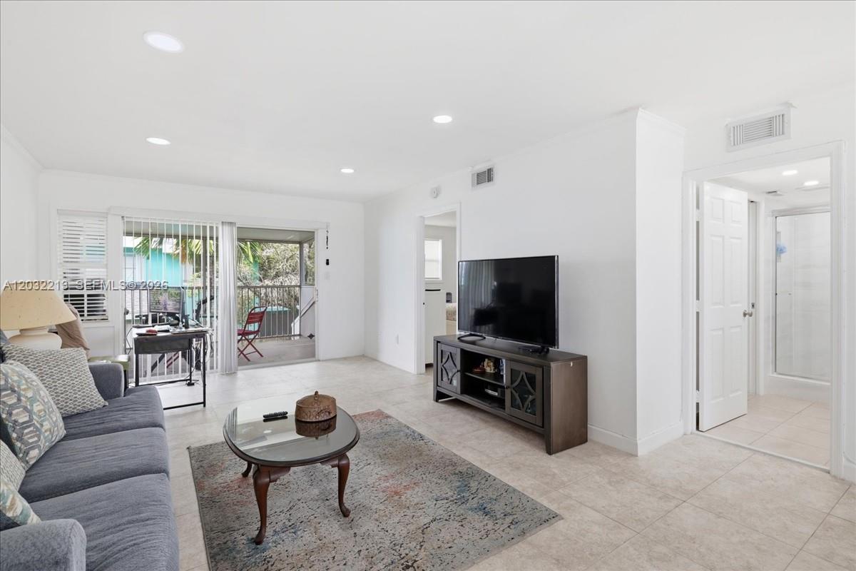 KEYS GATE CONDO NO SIX - Residential