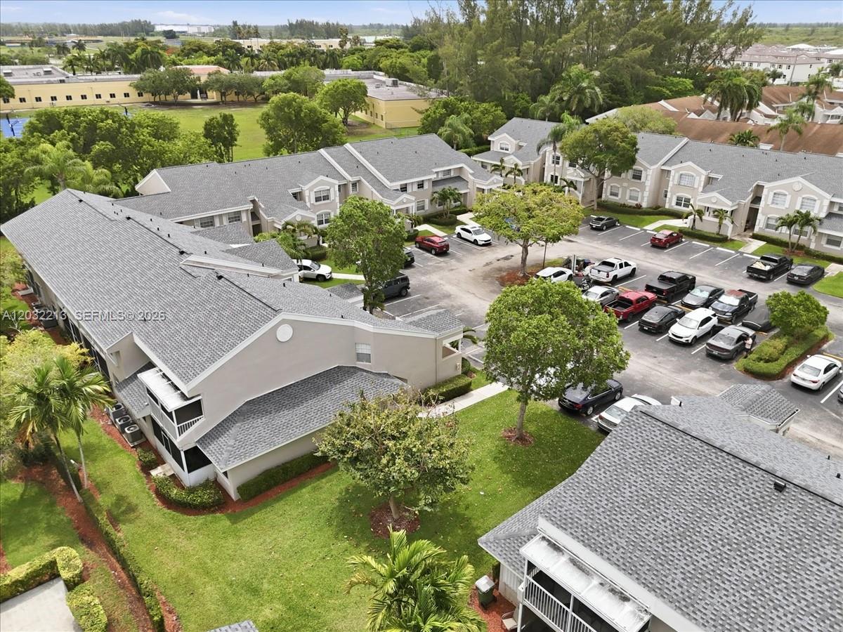KEYS GATE CONDO NO SIX - Residential