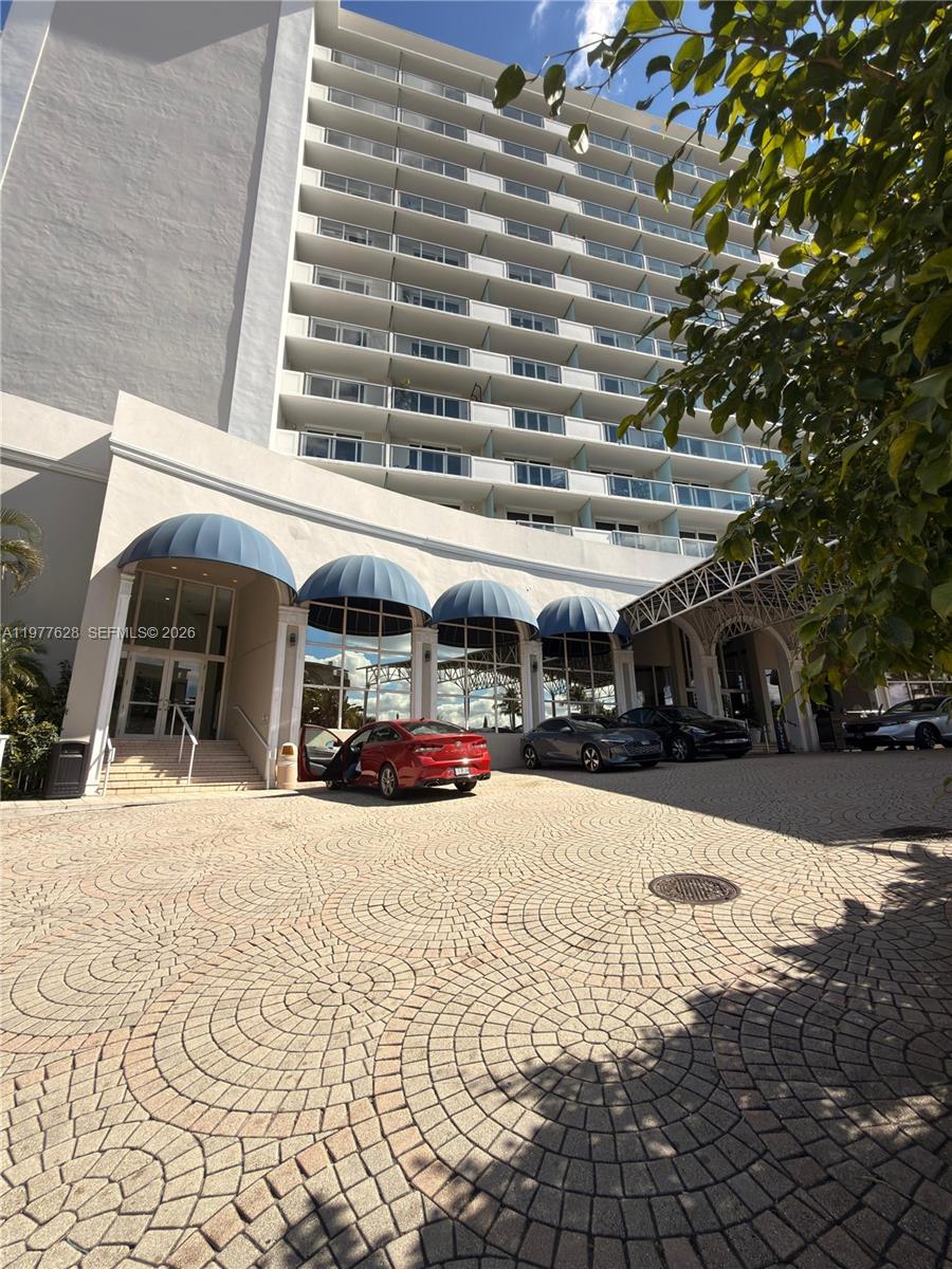 THE AVENTURA BEACH CLUB C - Residential