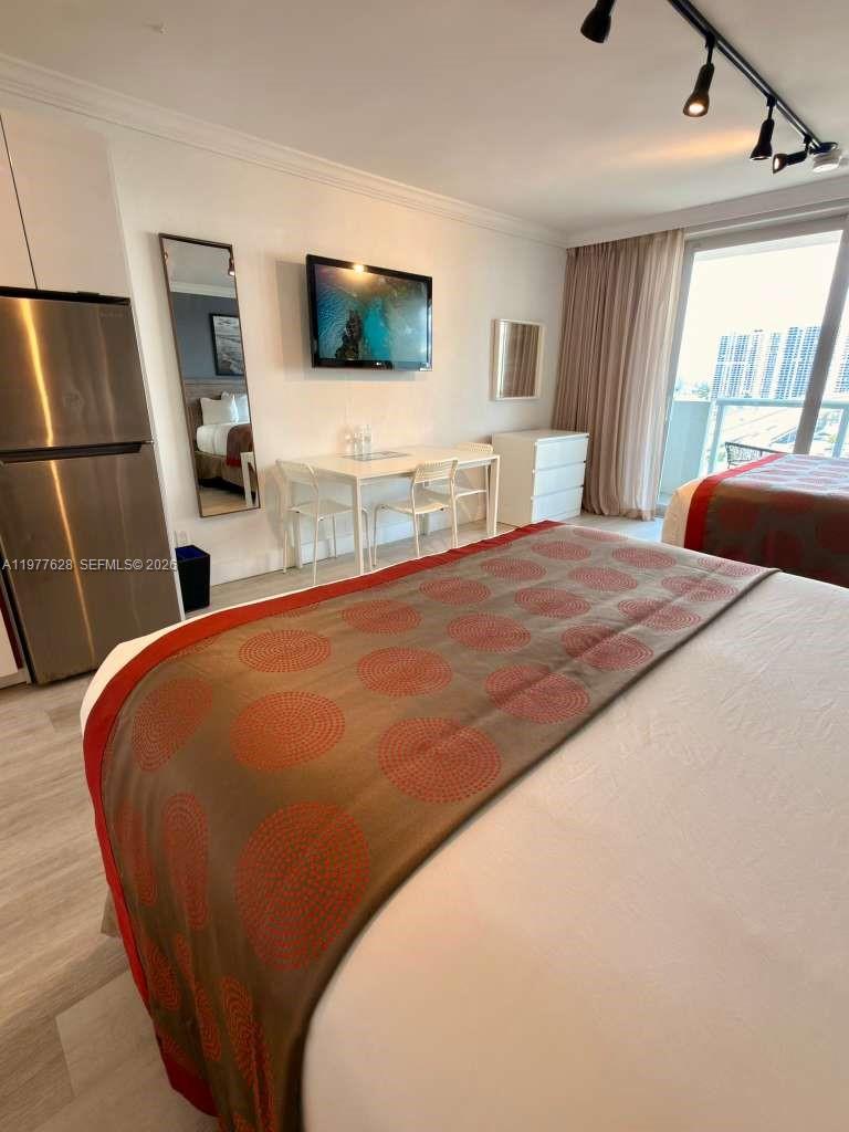 THE AVENTURA BEACH CLUB C - Residential