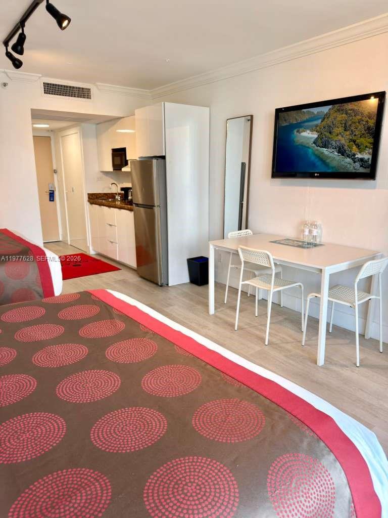THE AVENTURA BEACH CLUB C - Residential