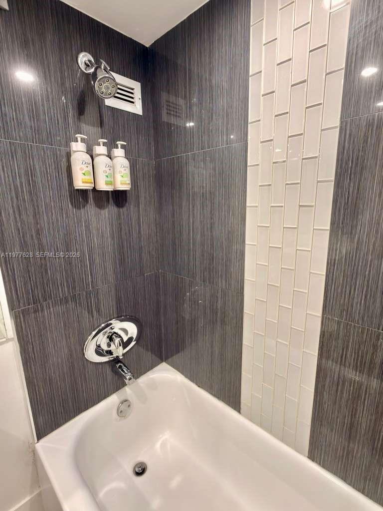 THE AVENTURA BEACH CLUB C - Residential