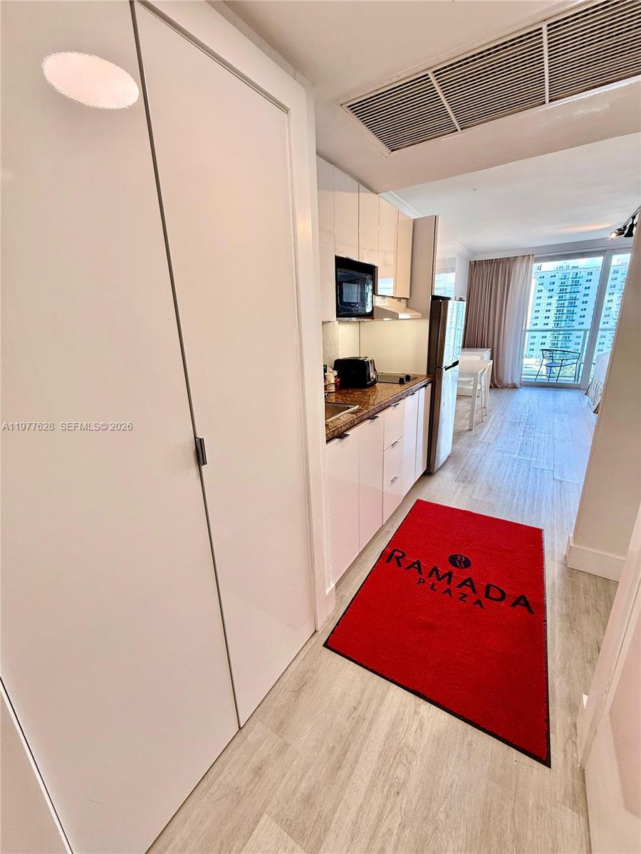 THE AVENTURA BEACH CLUB C - Residential