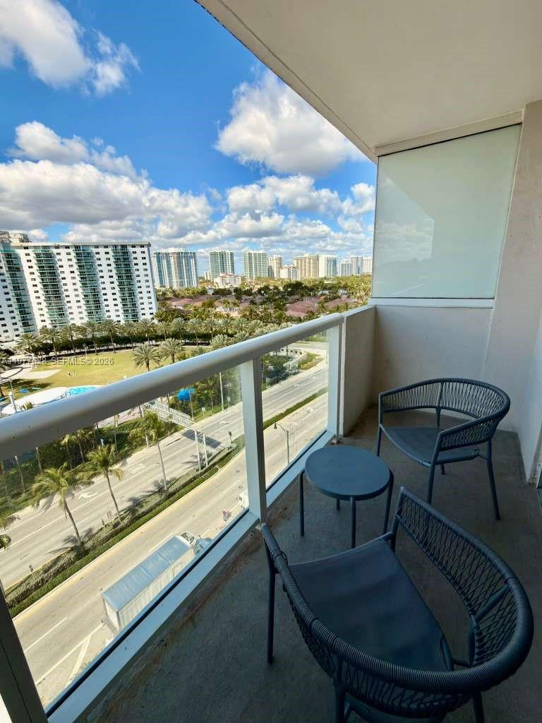 THE AVENTURA BEACH CLUB C - Residential