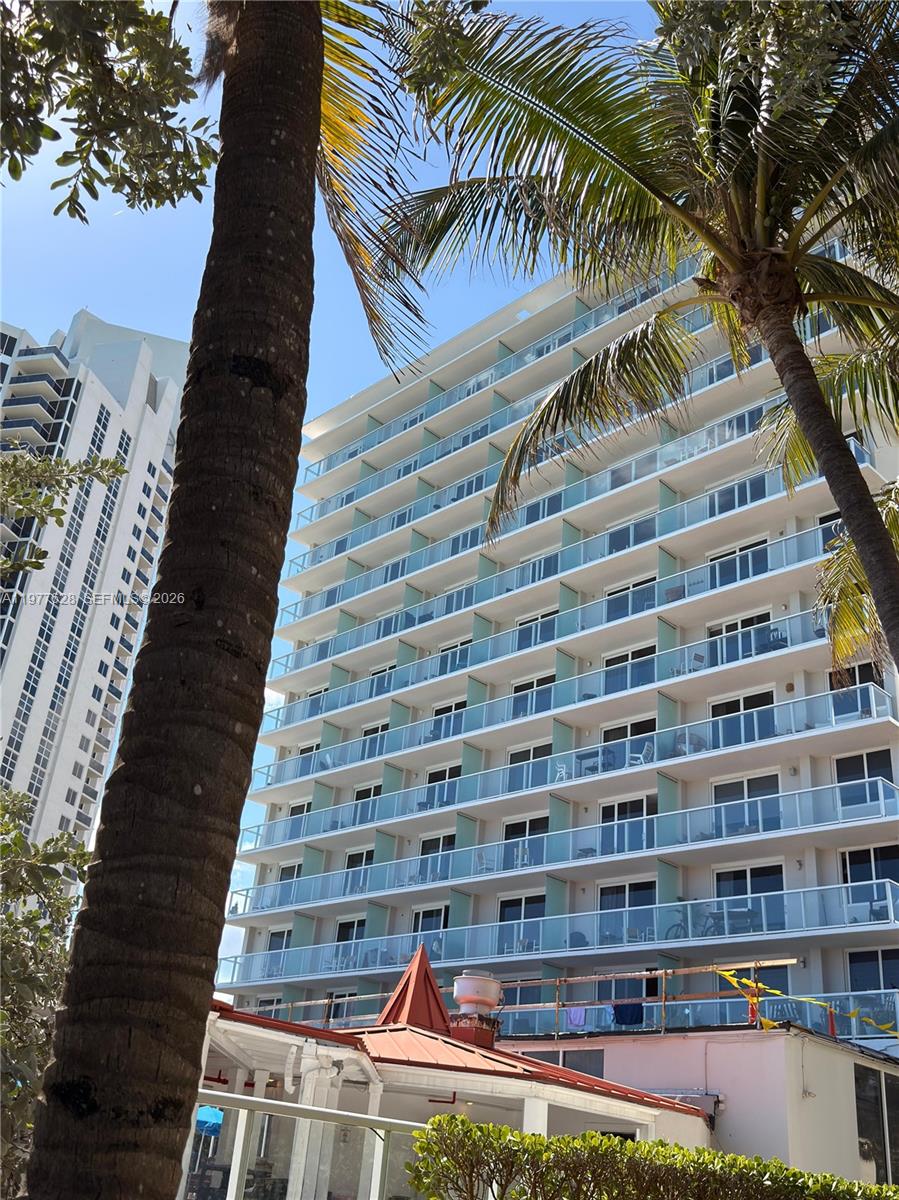 THE AVENTURA BEACH CLUB C - Residential