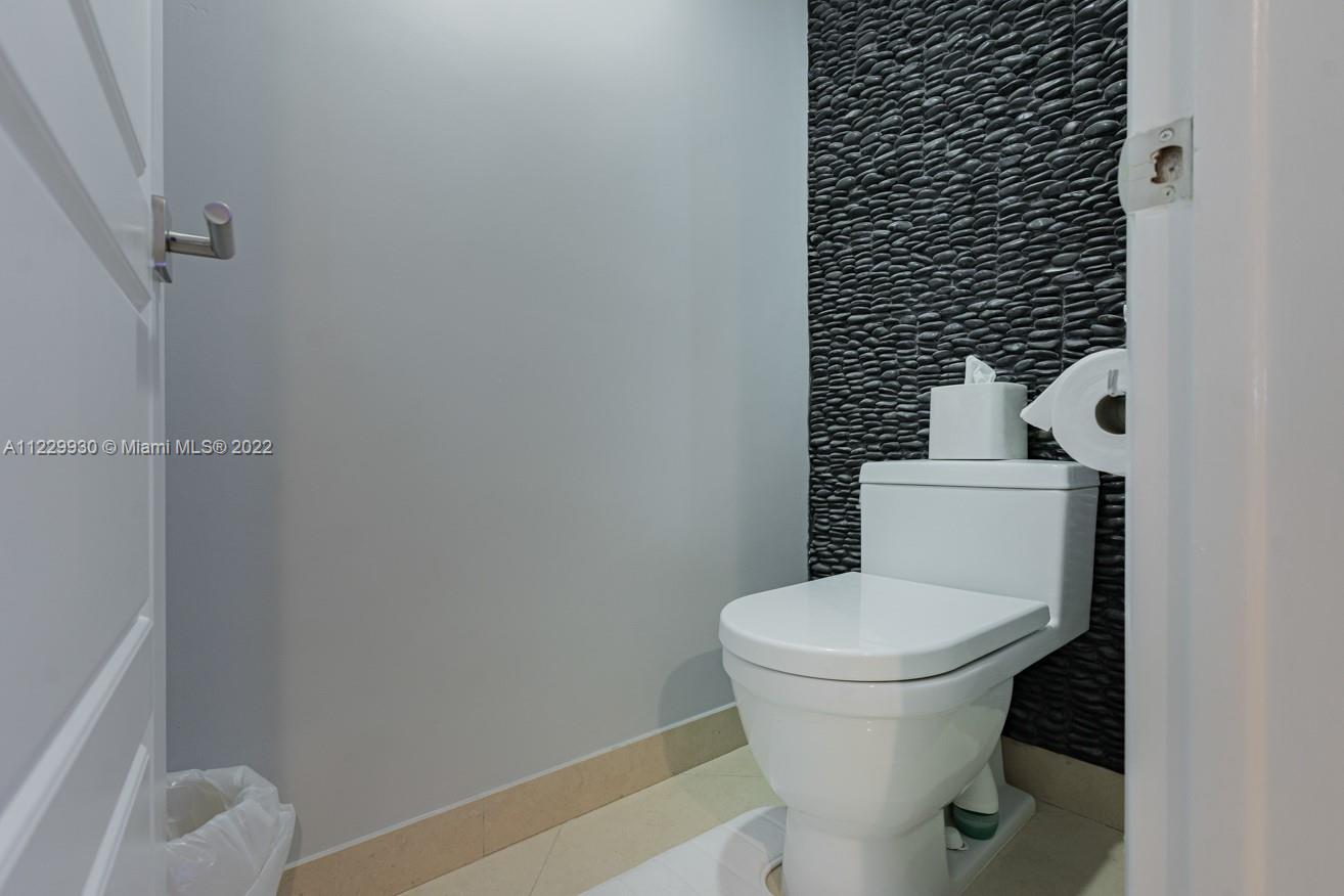 GALLEON CONDO - Residential
