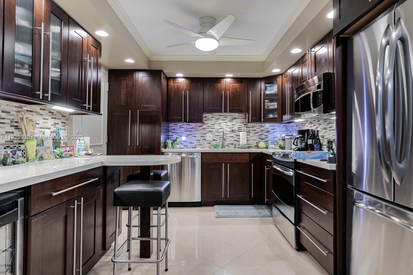 GALLEON CONDO - Residential