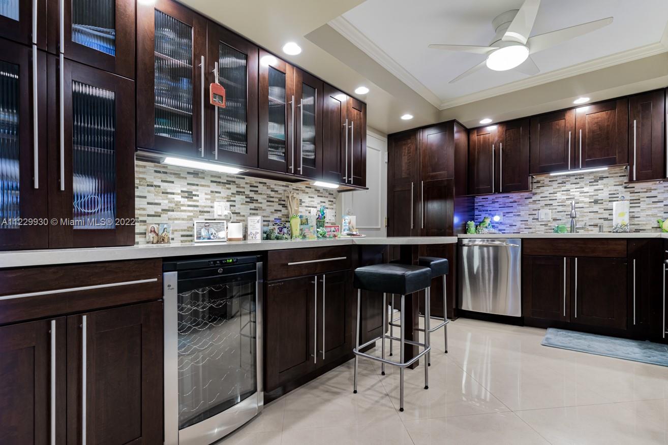 GALLEON CONDO - Residential